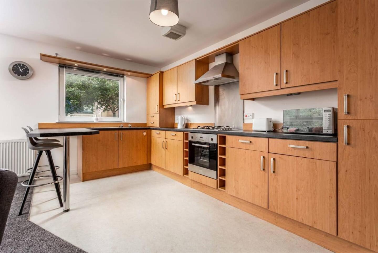 Walker Suite No 60 - Donnini Apartments Kilmarnock Luaran gambar
