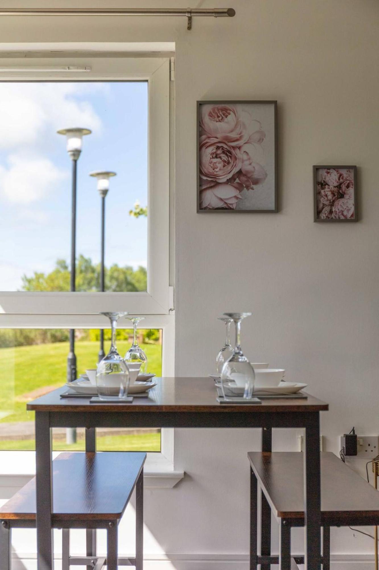 Walker Suite No 60 - Donnini Apartments Kilmarnock Luaran gambar